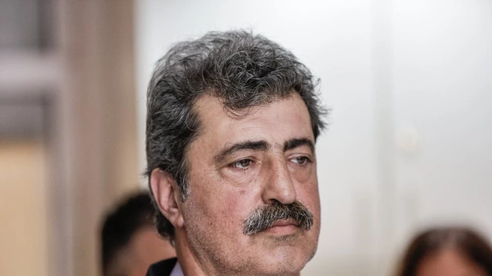 Στους FT η μήνυση της συζύγου Στουρνάρα κατά Ξανθού και Πολάκη